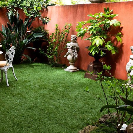 La Bravade Luxe Et Serenite Au Coeur De Saint-Tropez Suites Spacieuses Avec Jardin Enchanteur Luaran gambar