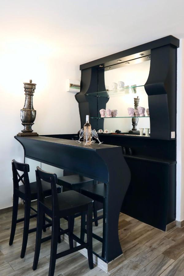 La Bravade Luxe Et Serenite Au Coeur De Saint-Tropez Suites Spacieuses Avec Jardin Enchanteur Luaran gambar