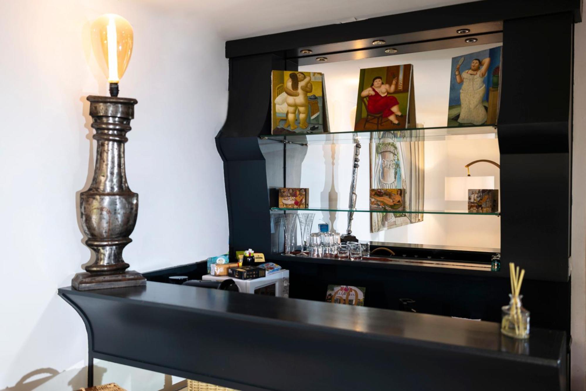 La Bravade Luxe Et Serenite Au Coeur De Saint-Tropez Suites Spacieuses Avec Jardin Enchanteur Luaran gambar