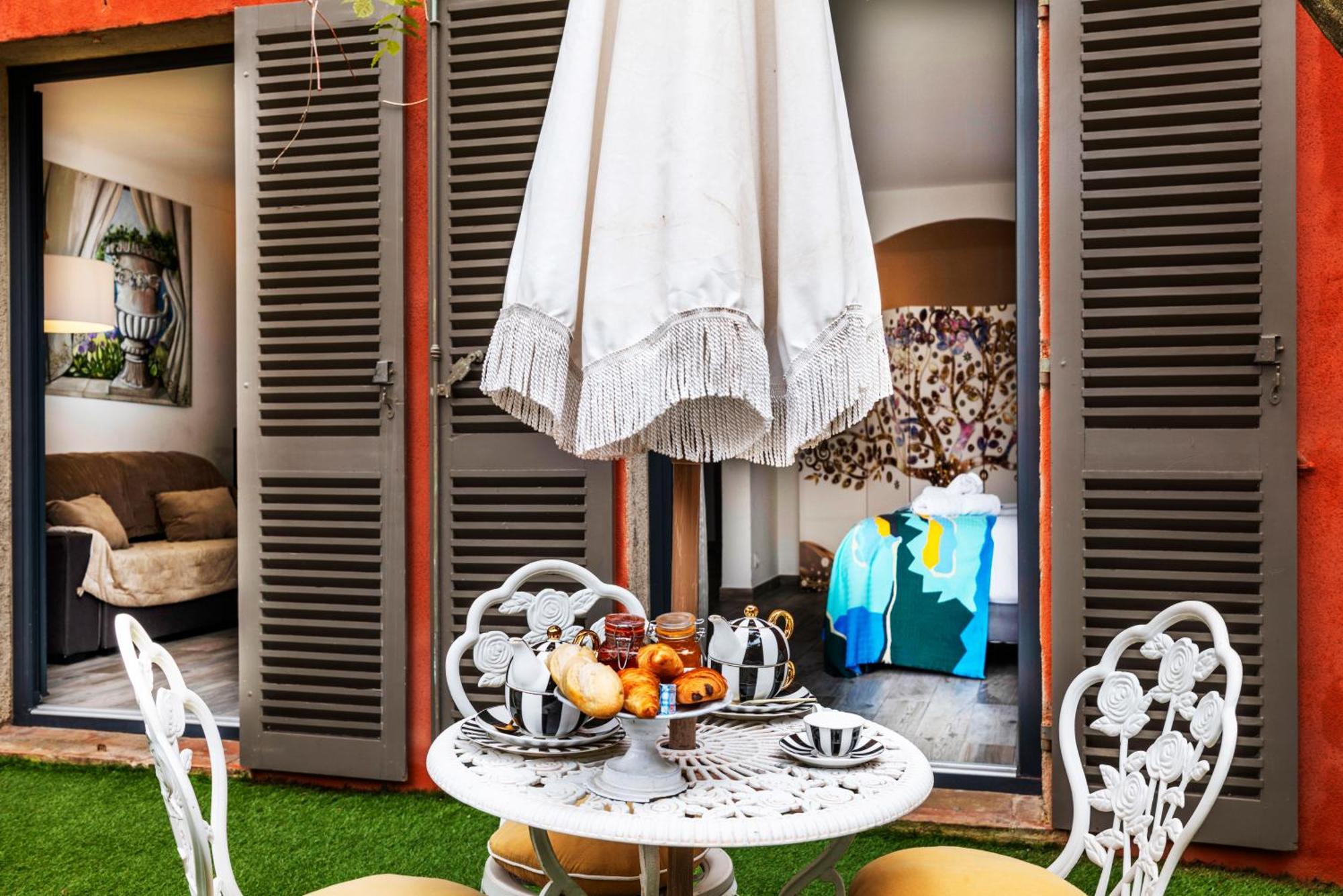 La Bravade Luxe Et Serenite Au Coeur De Saint-Tropez Suites Spacieuses Avec Jardin Enchanteur Luaran gambar