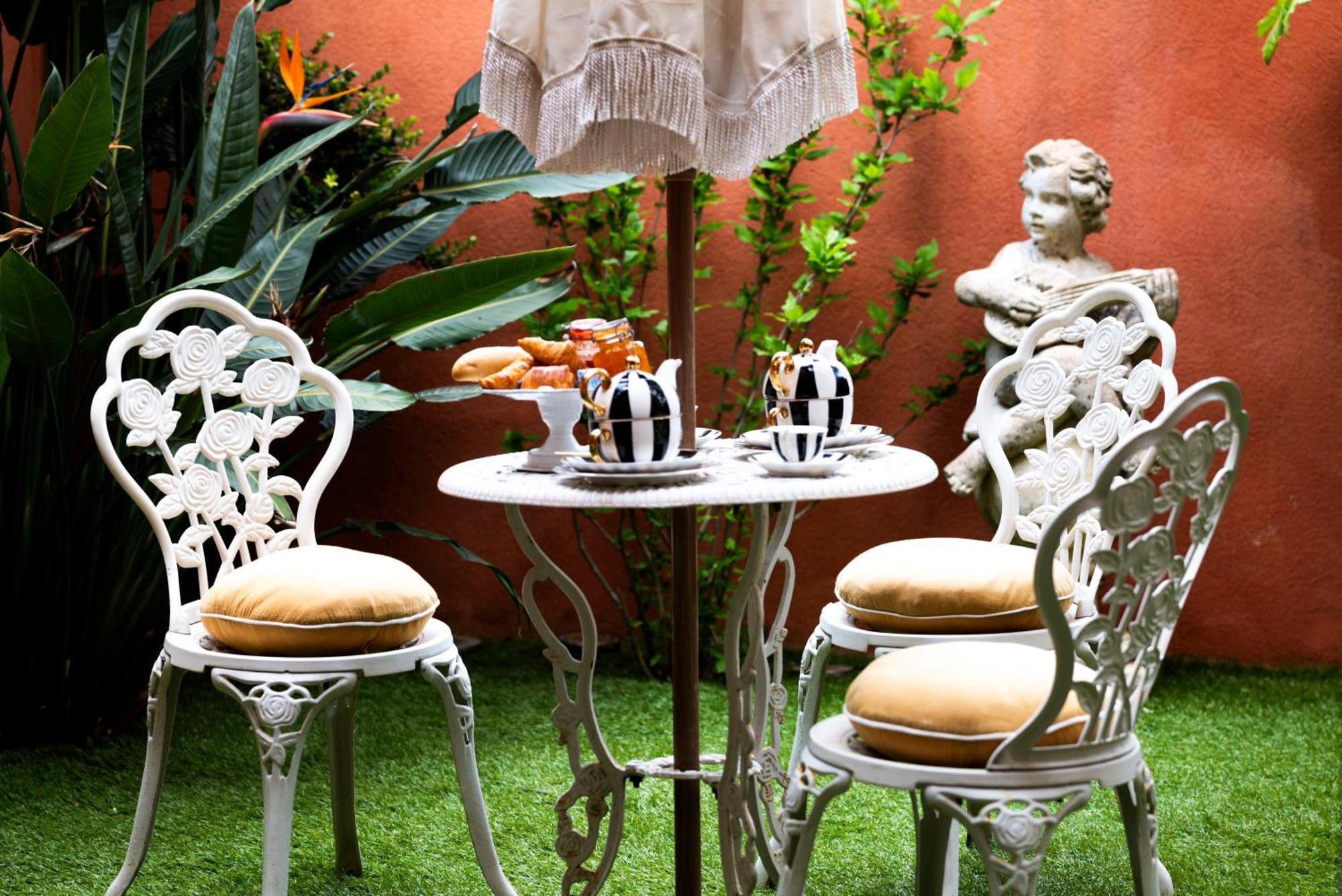 La Bravade Luxe Et Serenite Au Coeur De Saint-Tropez Suites Spacieuses Avec Jardin Enchanteur Luaran gambar